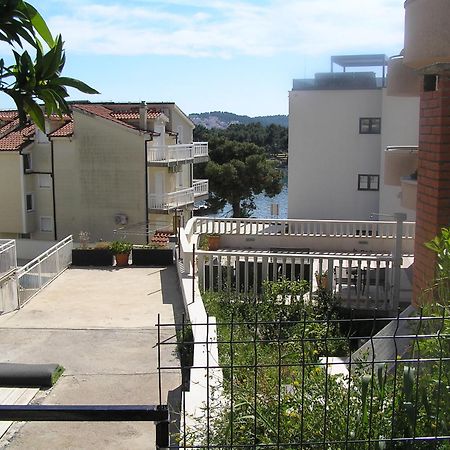 Studio Apartments Fabjanac Trogir Exterior photo