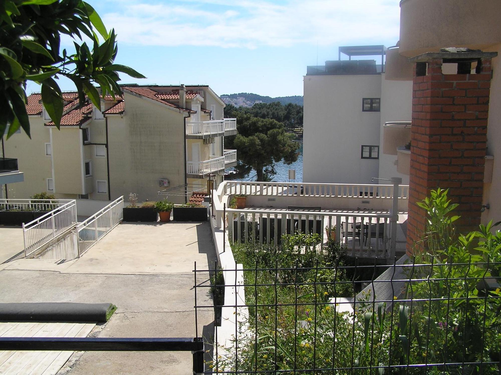 Studio Apartments Fabjanac Trogir Exterior photo