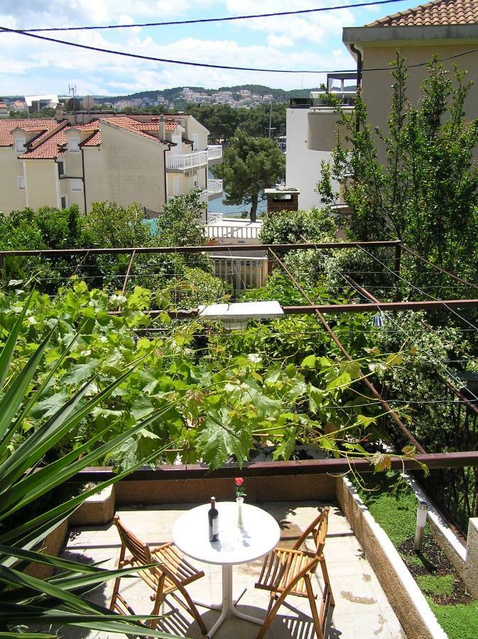 Studio Apartments Fabjanac Trogir Exterior photo